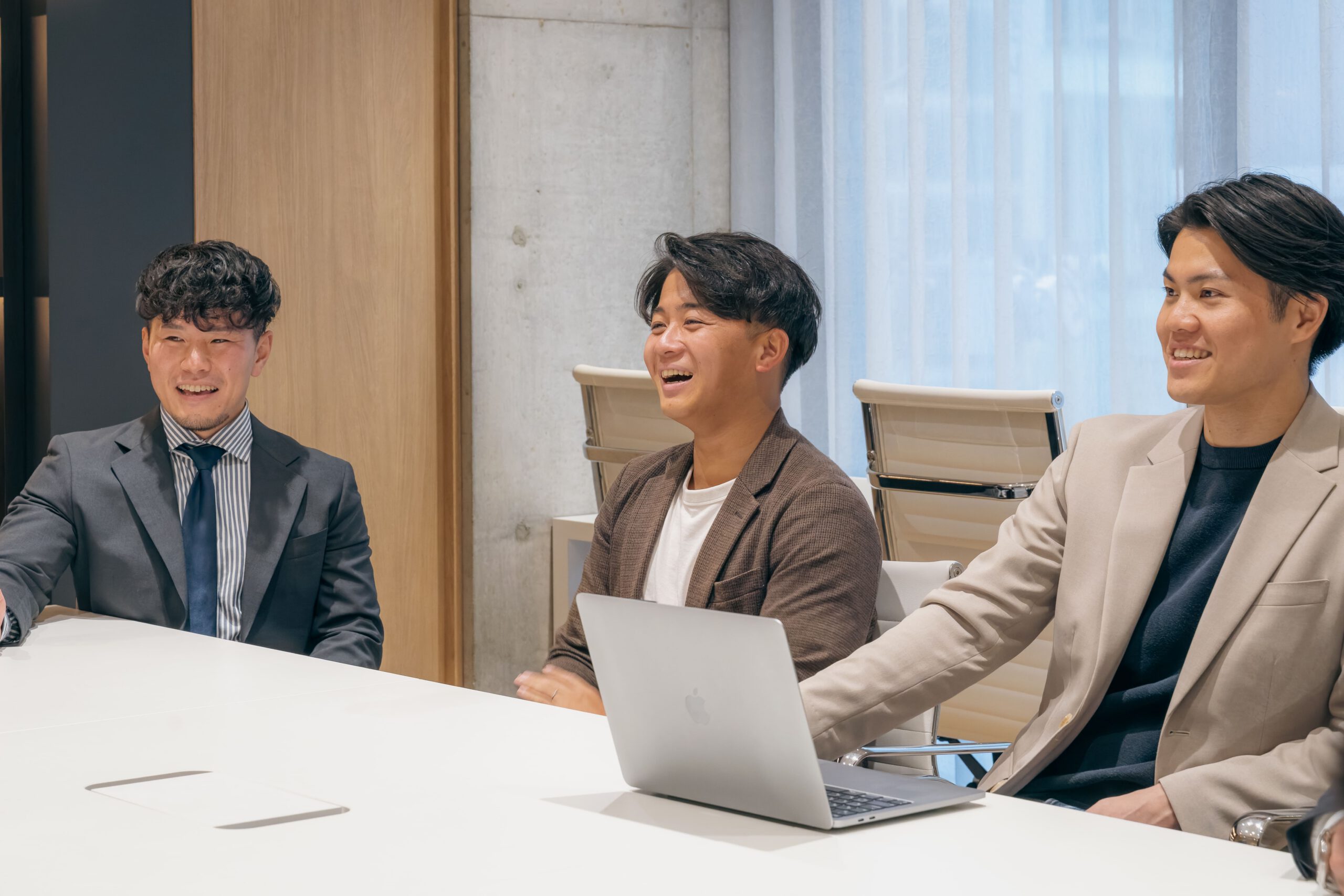 recruit_environment_contents_image